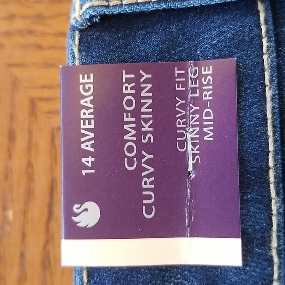Gloria Vanderbilt Comfort Curvy Jeans - Picture 4 of 7